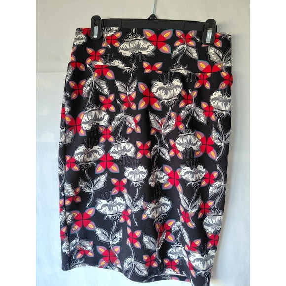 LuLaRoe Dresses & Skirts - Lularoe Cassie Skirt NWOT Size Small Red Black White Floral